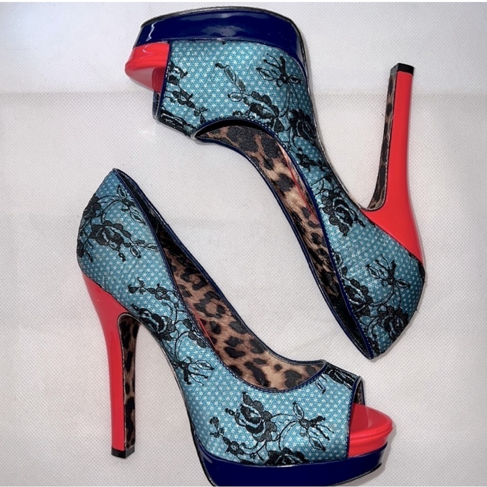 🔥 NEW! Betsey Johnson Peep-Toe Platforms w/Lace Detail - Leopard Bottoms 7.5